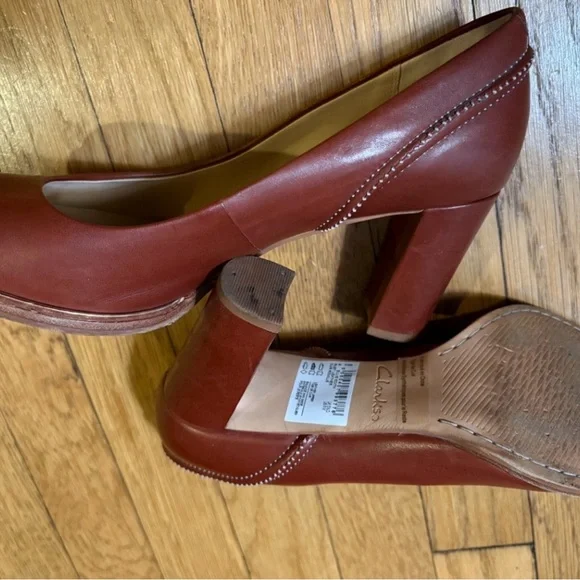 Clark’s Ellis Edith Cushioned Heels/Pumps~ 8 - Picture 4 of 4